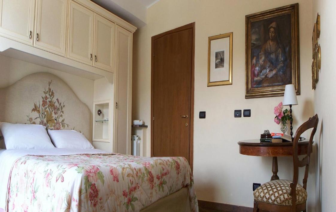 La Tana Del Tasso Ventimiglia Bed & Breakfast Exterior photo